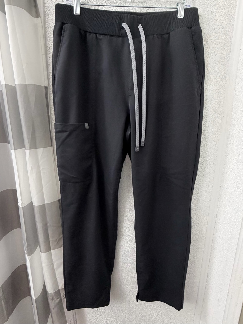 Fabletics Men's Intake Scrub Pants - Black - XL Short (XL/S)